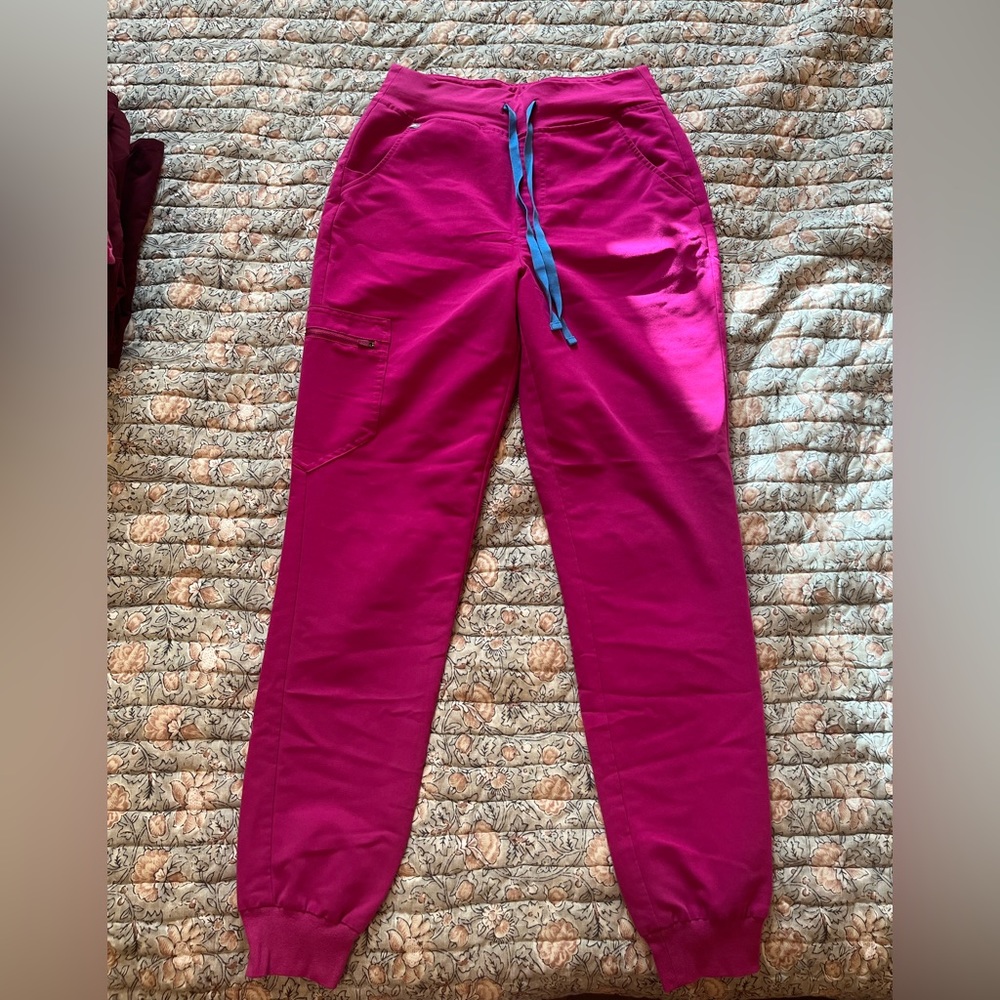 Figs Women’s Raspberry Sorbet Zamora High Waisted Jogger Sz Small Tall.